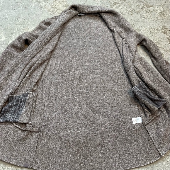 Barefoot Dreams CozyChic Lite Circle Cardi in Sable Brown Size Medium - Picture 9 of 13